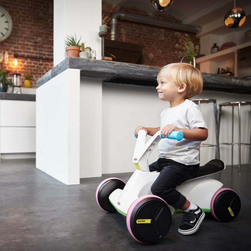 BERG Colorful Ride-On GO2 Twirl Multicolor med ett spel för barn 10m+
