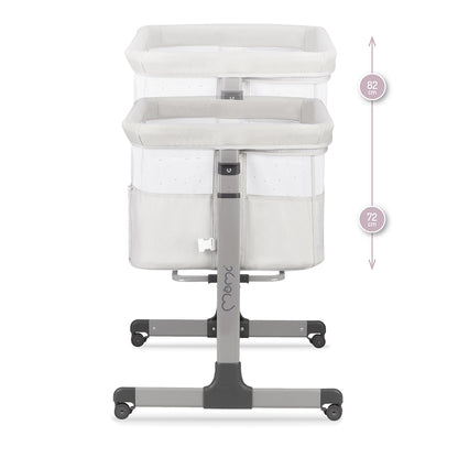 MoMi REVO, Ljusgrå bedside crib med höjdjustering och myggnät